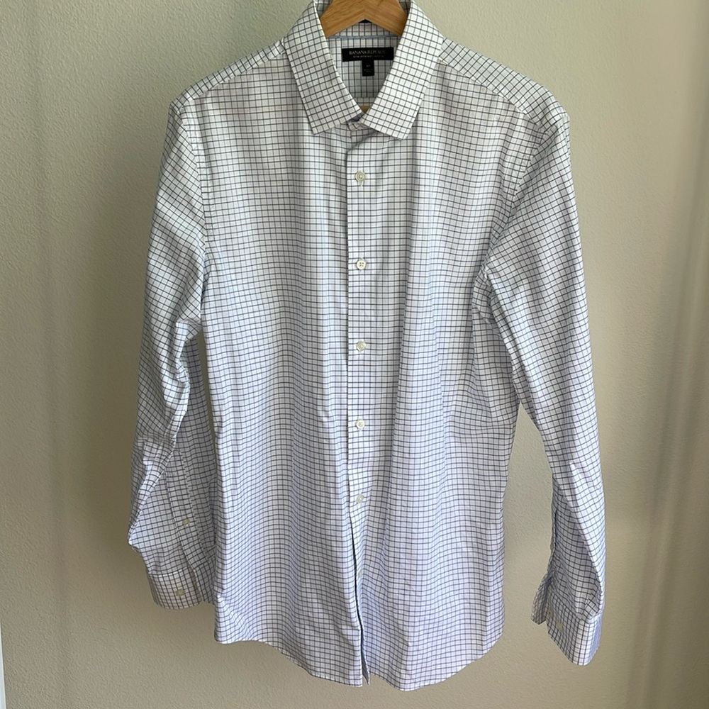 Medium Banana Republic dress shirt